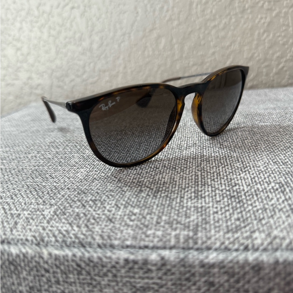 Ray-Ban Brown Classic Sunglasses Women’s